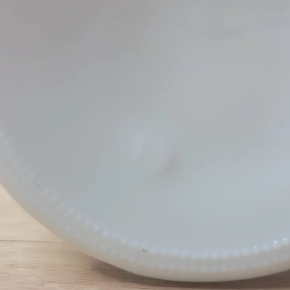 Milk Glass vase 9" - Picture 8 of 8